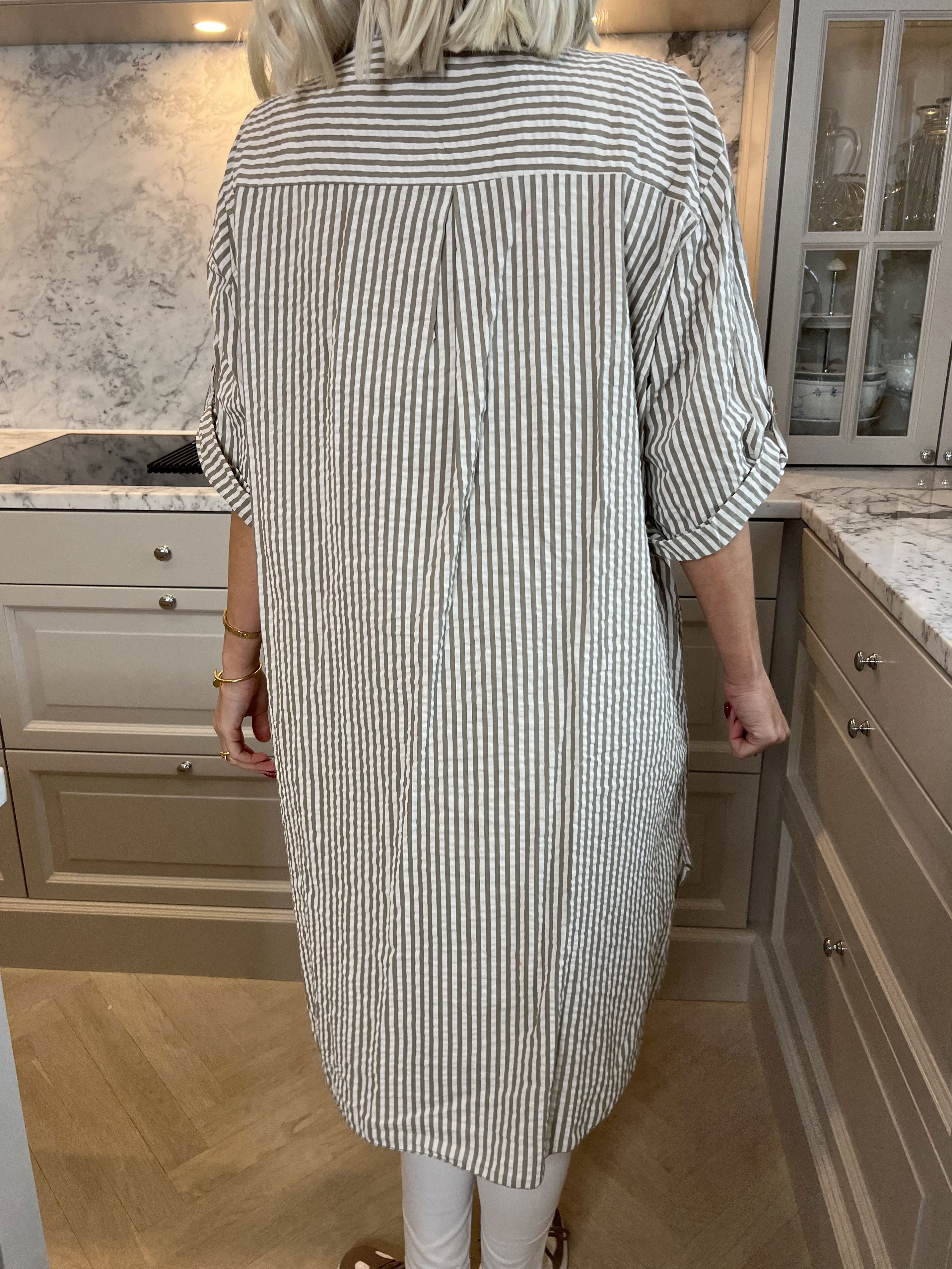 Bellis - Fed skjorte i bæk og bølge